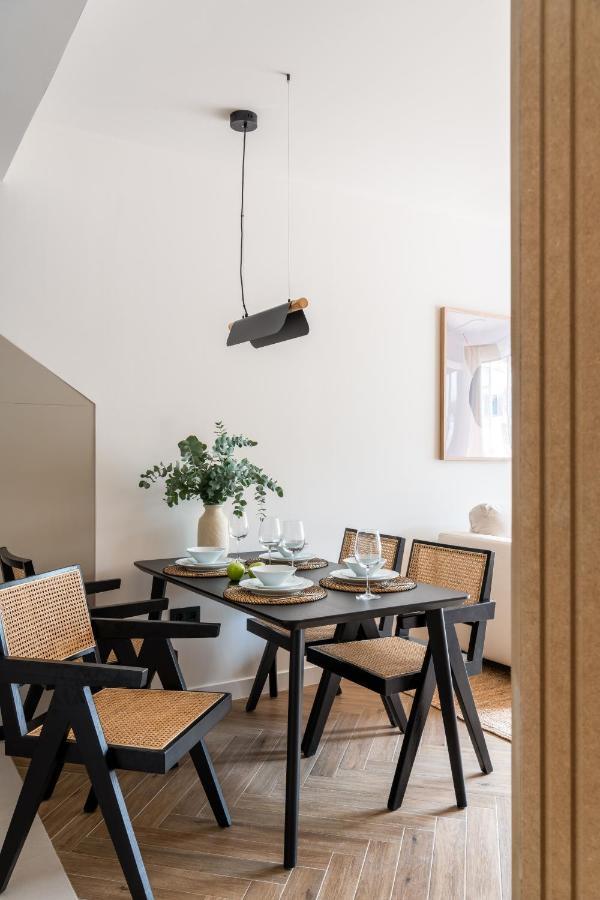 Magno Apartments Robles With Jacuzzi And Private Parking 세비야 외부 사진