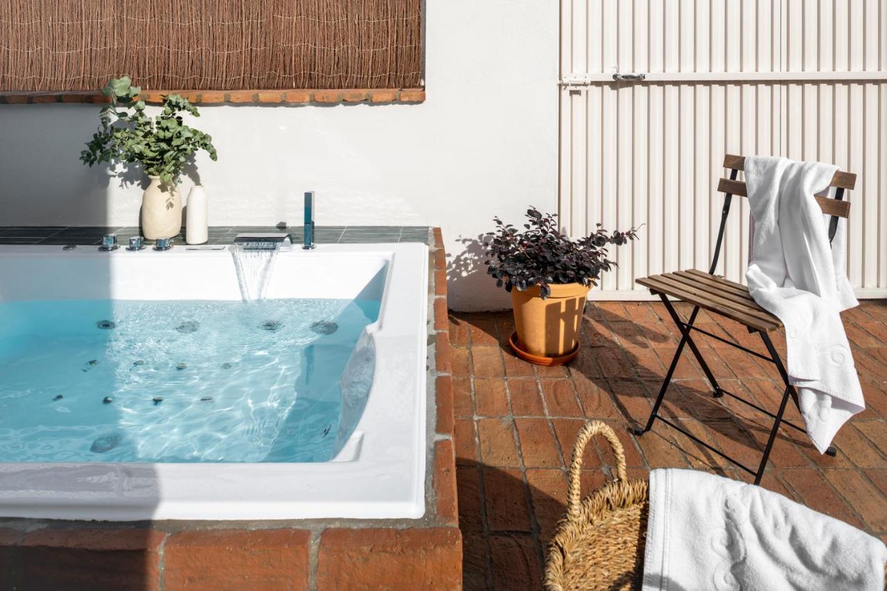 Magno Apartments Robles With Jacuzzi And Private Parking 세비야 외부 사진